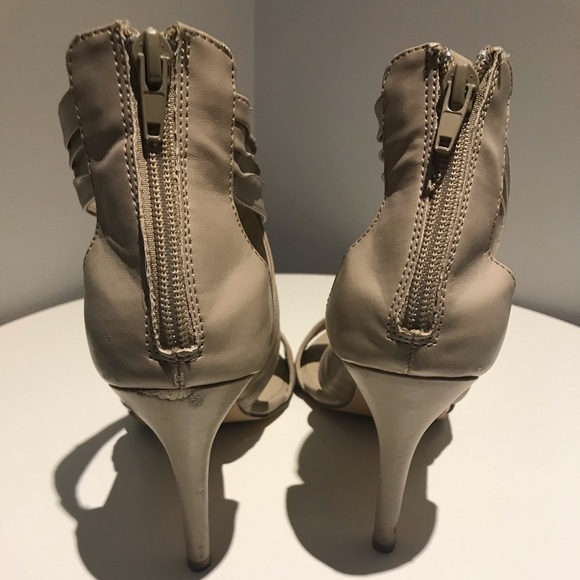 Cream heels - Picture 4 of 6